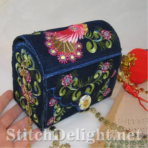 AE010 Oriental Peacock Purse